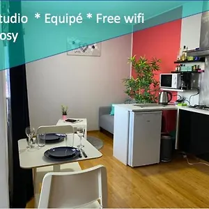  Apartamento Charmant Studio Entre L'atomium Et Le Centre Ville